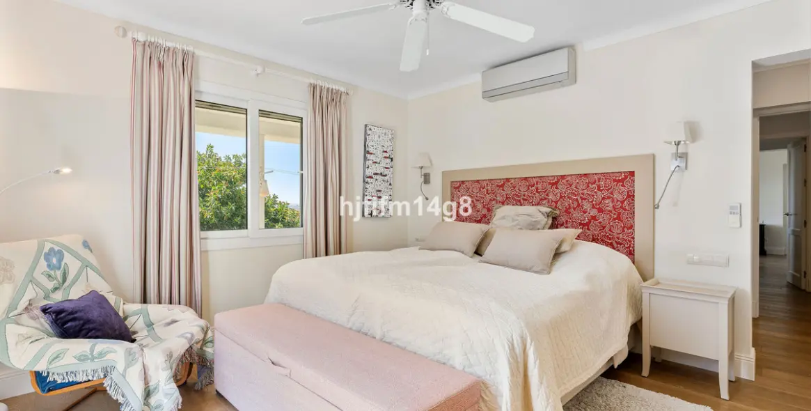 Продажа  отдельно стоящей виллы в Nueva Andalucía 16