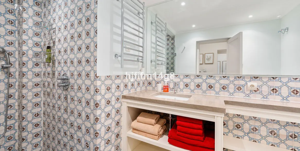 Продажа  отдельно стоящей виллы в Nueva Andalucía 20