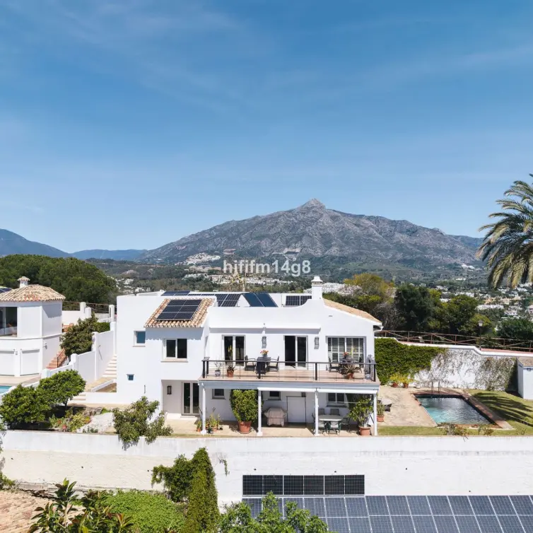 Venta de villa independiente en Nueva Andalucía