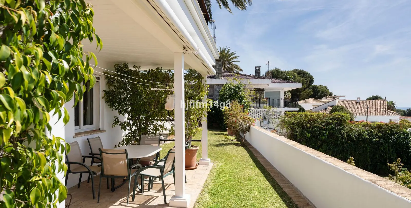 Venta de villa independiente en Nueva Andalucía 28