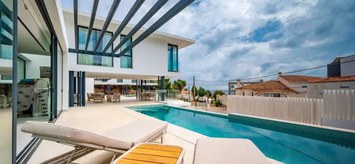 Venta de villa independiente en El Chaparral 1