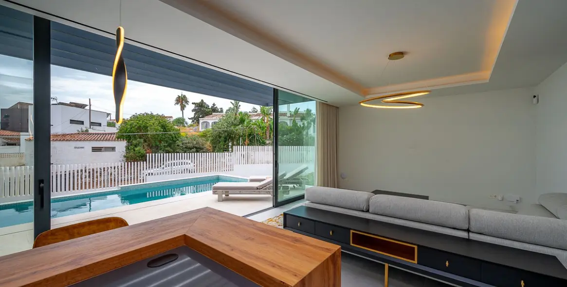 Venta de villa independiente en El Chaparral 12