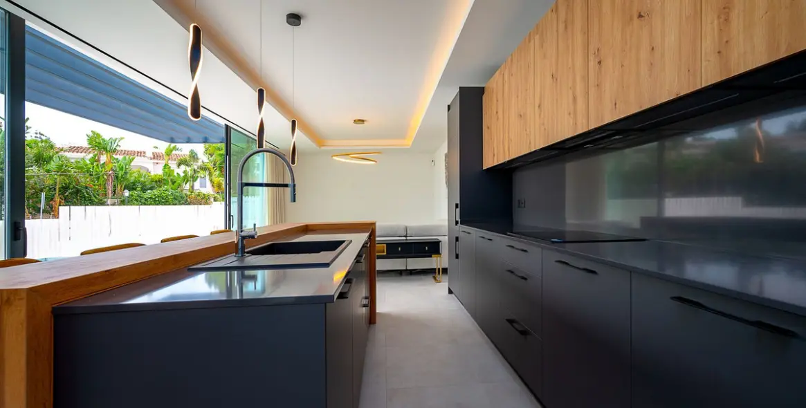 Venta de villa independiente en El Chaparral 13