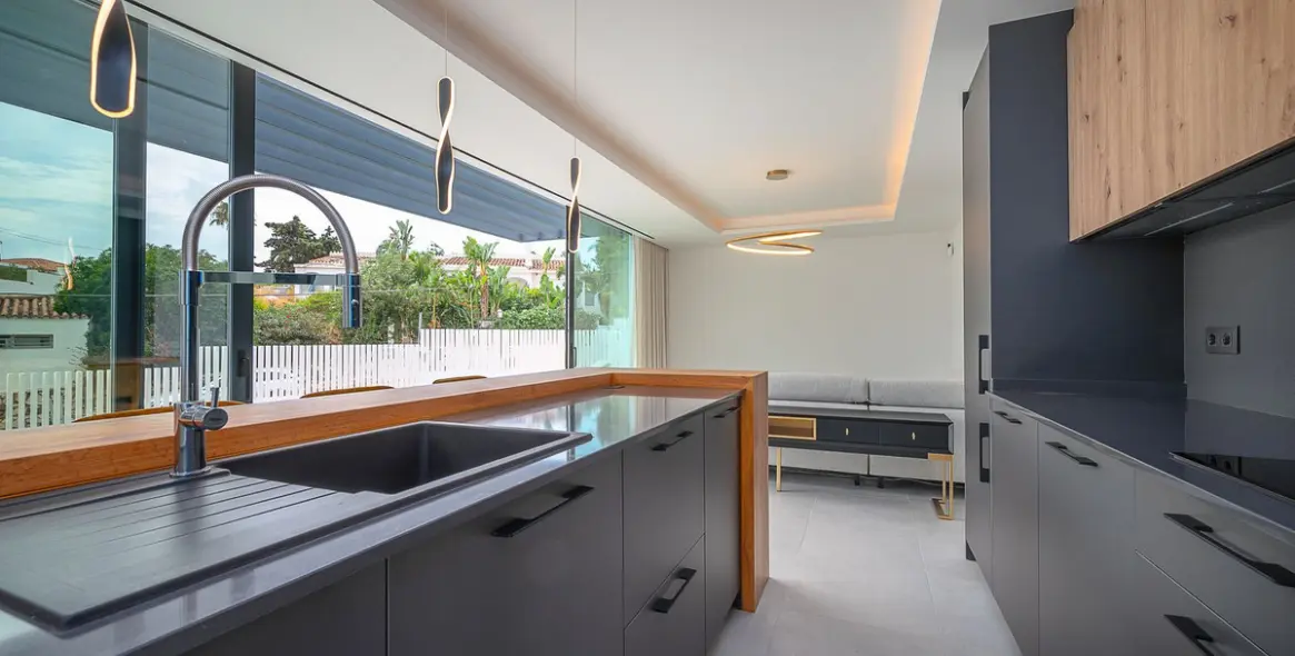 Venta de villa independiente en El Chaparral 14