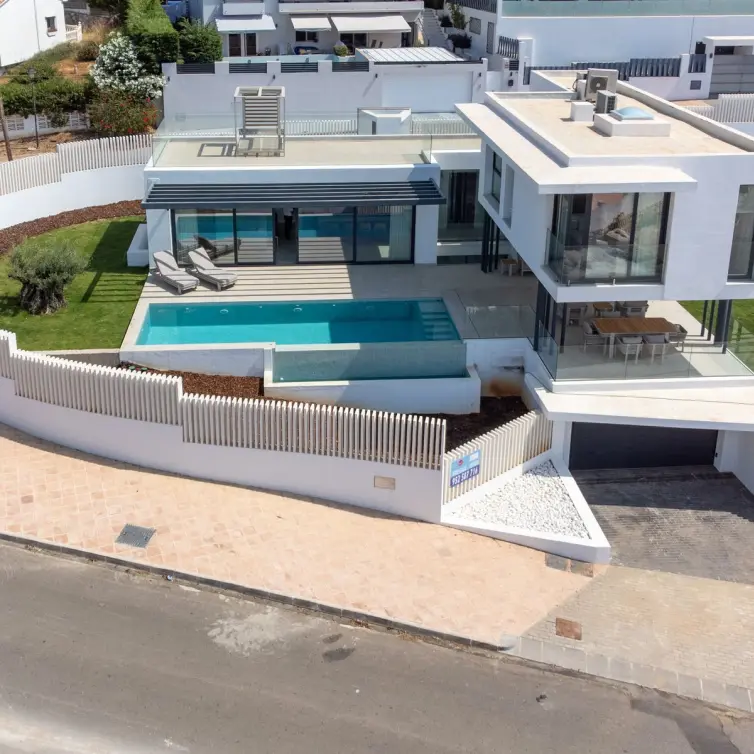 Venta de villa independiente en El Chaparral