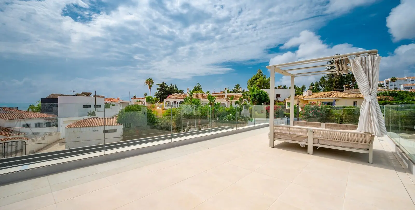 Venta de villa independiente en El Chaparral 33