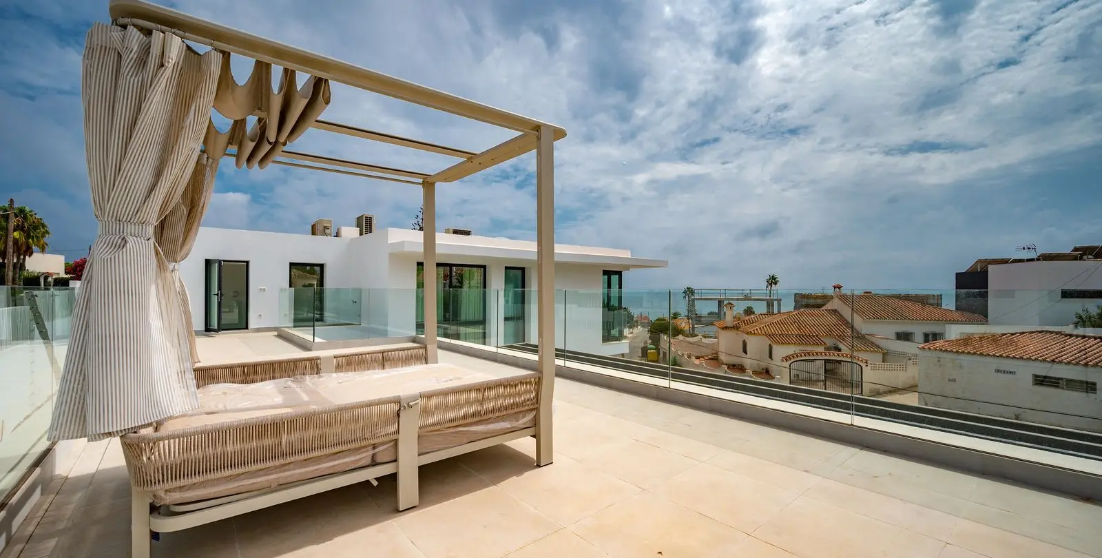 Venta de villa independiente en El Chaparral 34