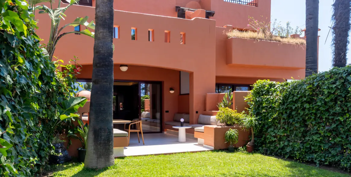 Sale of townhouse in Marbella (district The Golden Mile) 2