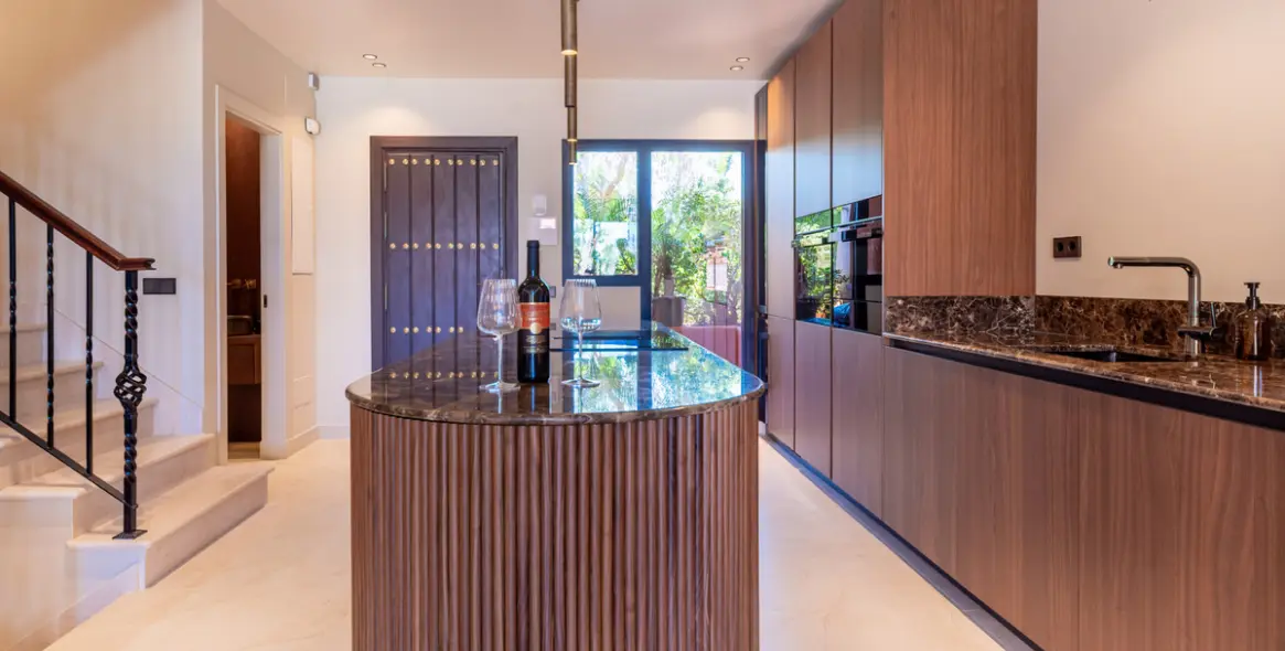 Sale of townhouse in Marbella (district The Golden Mile) 3