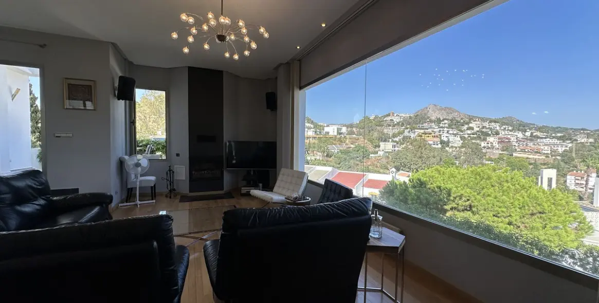 Sale of detached villa in Cerrado de Calderón 11