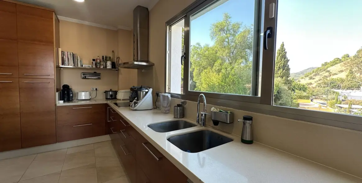 Sale of detached villa in Cerrado de Calderón 15