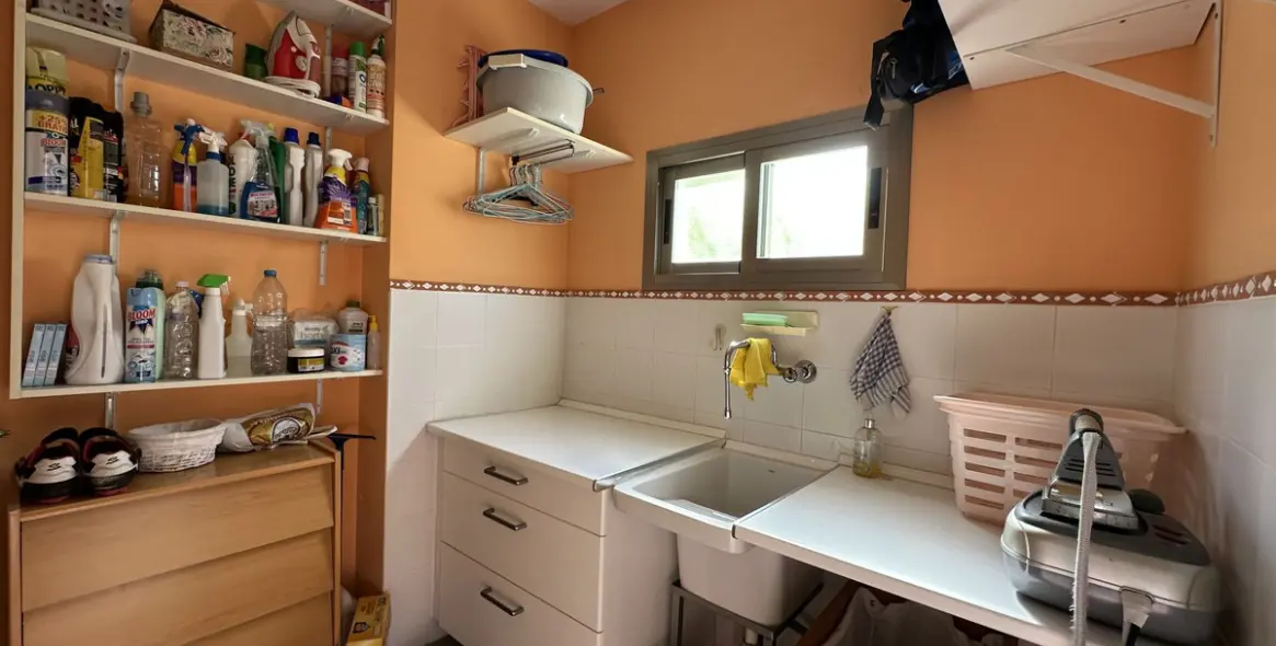 Sale of detached villa in Cerrado de Calderón 25