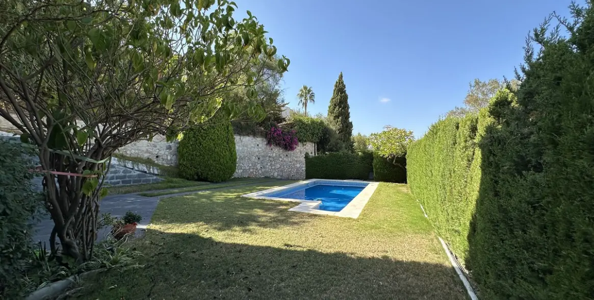 Sale of detached villa in Cerrado de Calderón 38