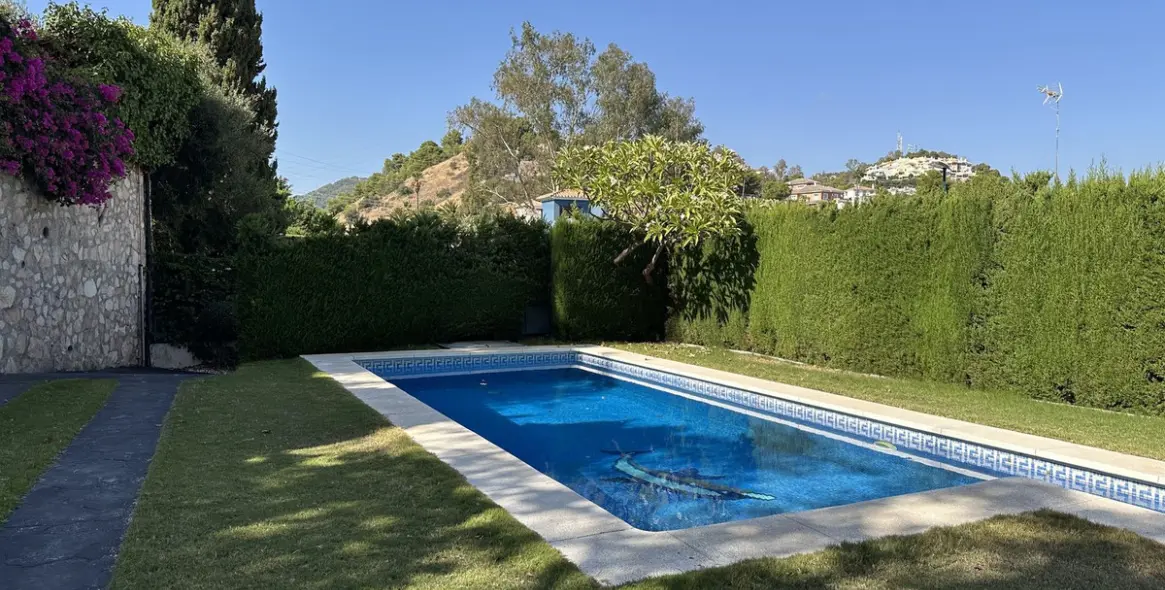 Sale of detached villa in Cerrado de Calderón 39