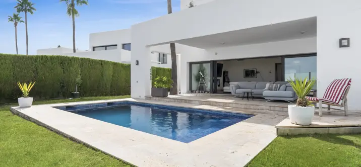 Long-term rent of detached villa in Benahavís 0