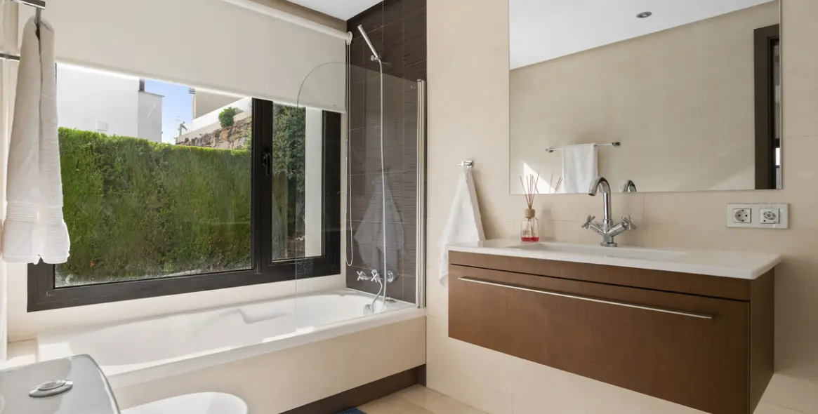 Long-term rent of detached villa in Benahavís 13