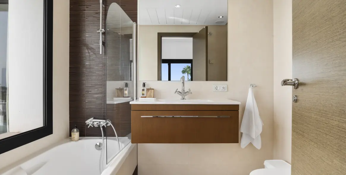 Продажа  отдельно стоящей виллы в Benahavís 33