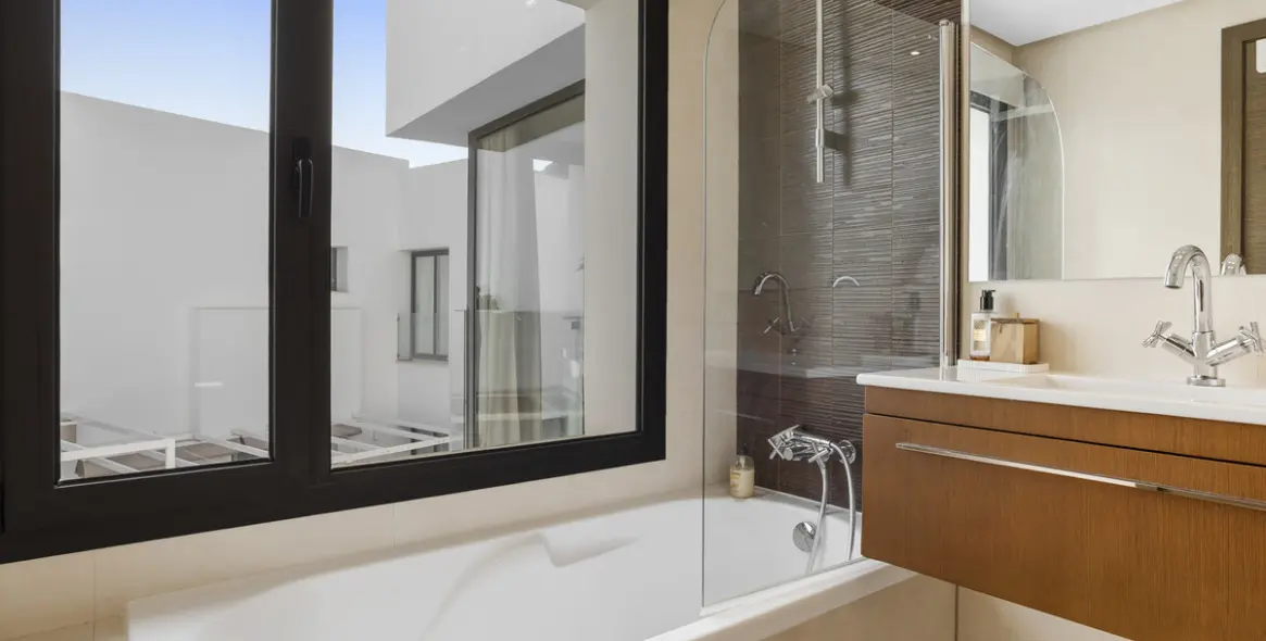 Продажа  отдельно стоящей виллы в Benahavís 35