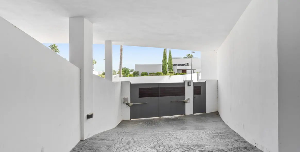 Продажа  отдельно стоящей виллы в Benahavís 39