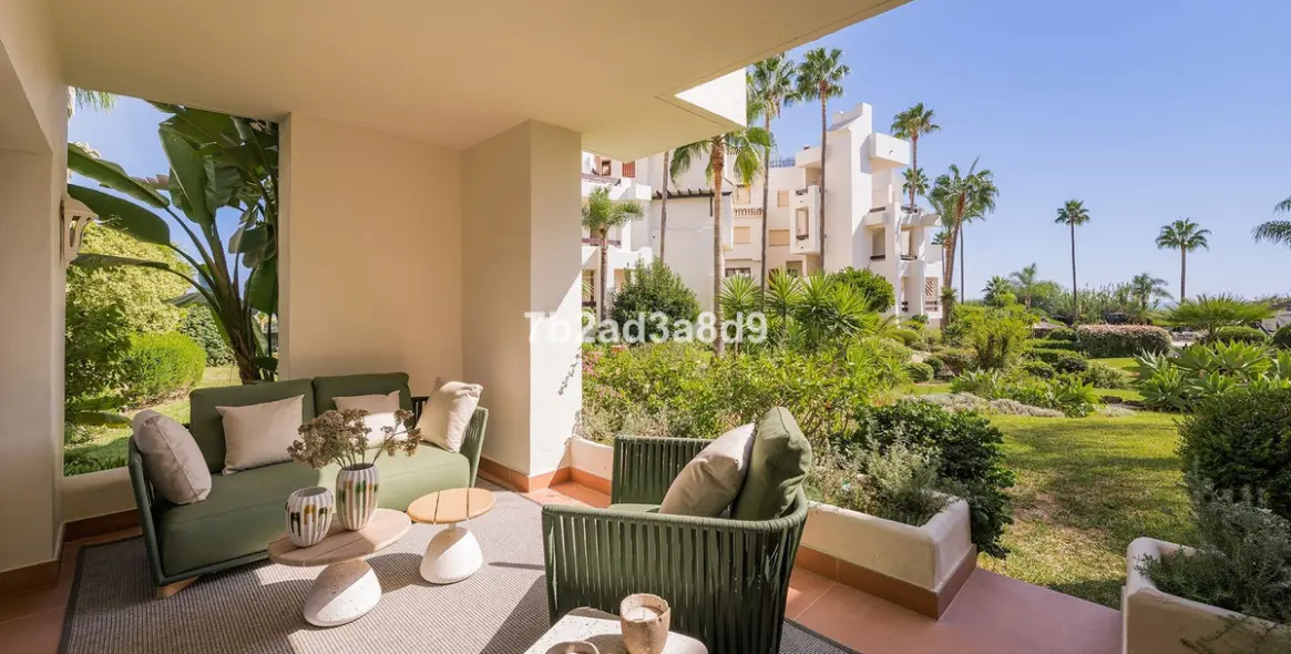 Sale of ground floor apartment in New Golden Mile 1