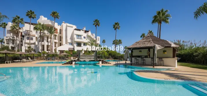 Sale of ground floor apartment in New Golden Mile 2