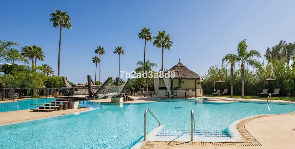 Sale of ground floor apartment in New Golden Mile 4