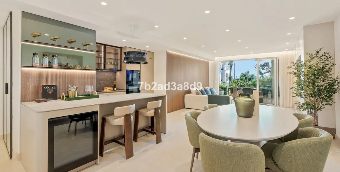 Sale of ground floor apartment in New Golden Mile 7