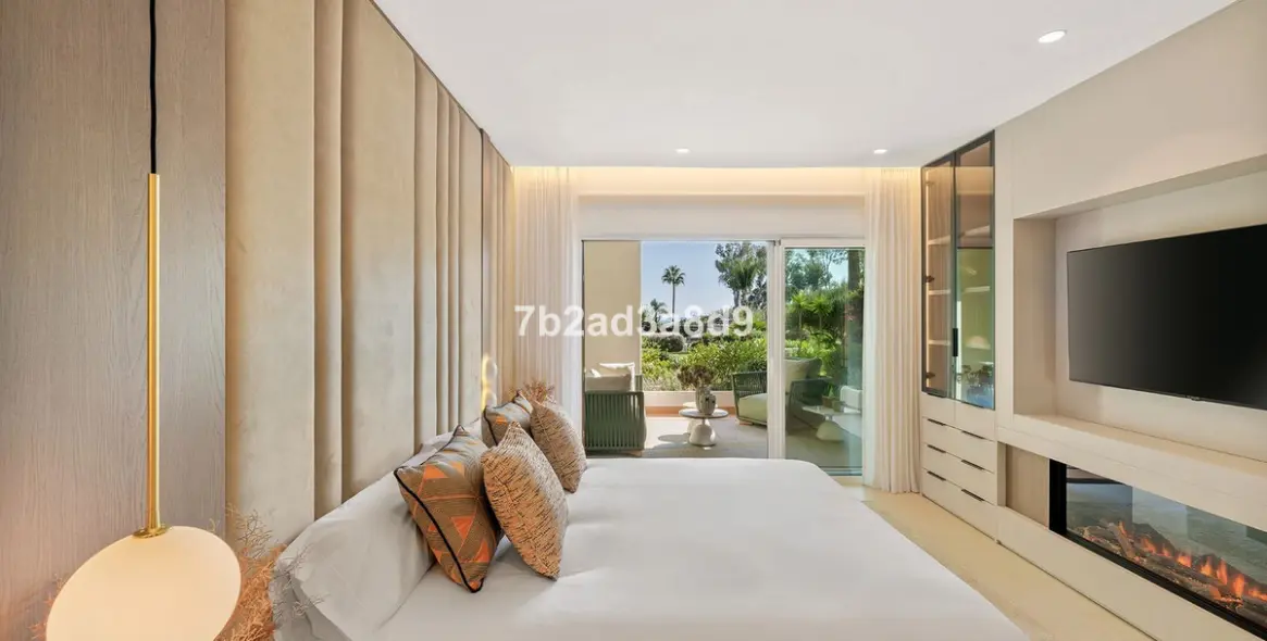 Sale of ground floor apartment in New Golden Mile 13