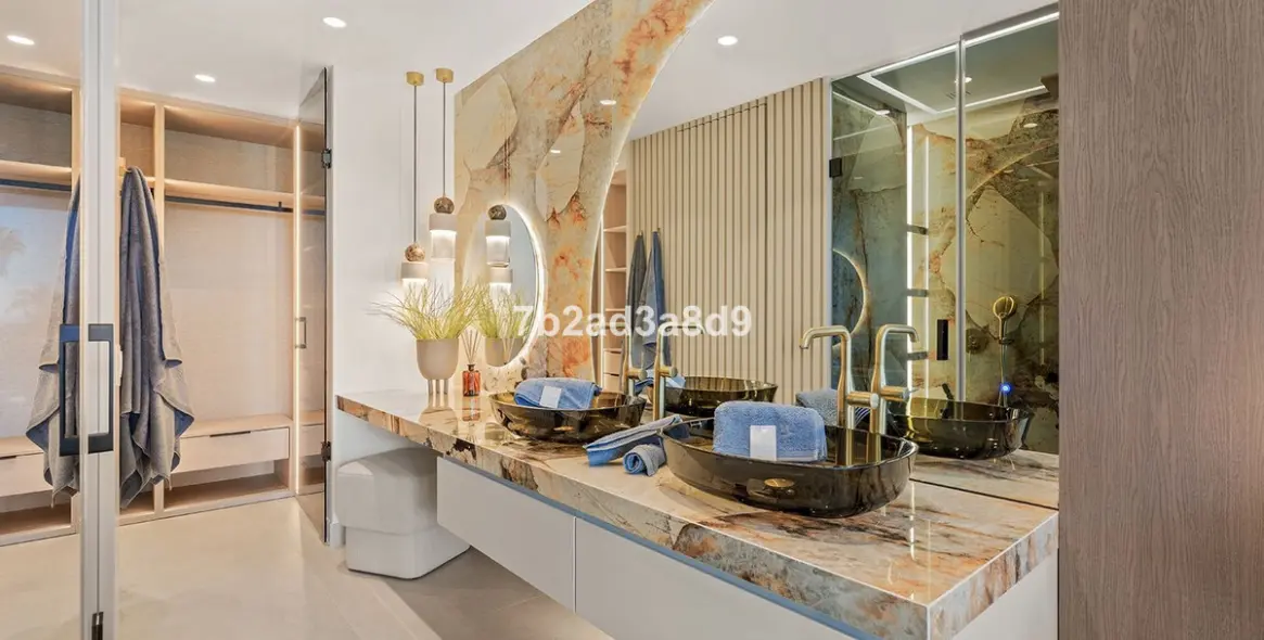 Sale of ground floor apartment in New Golden Mile 14