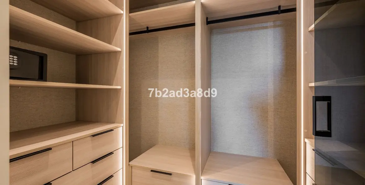 Sale of ground floor apartment in New Golden Mile 15