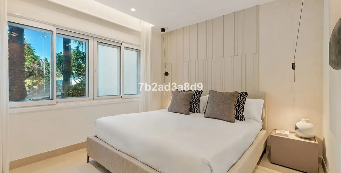 Sale of ground floor apartment in New Golden Mile 16