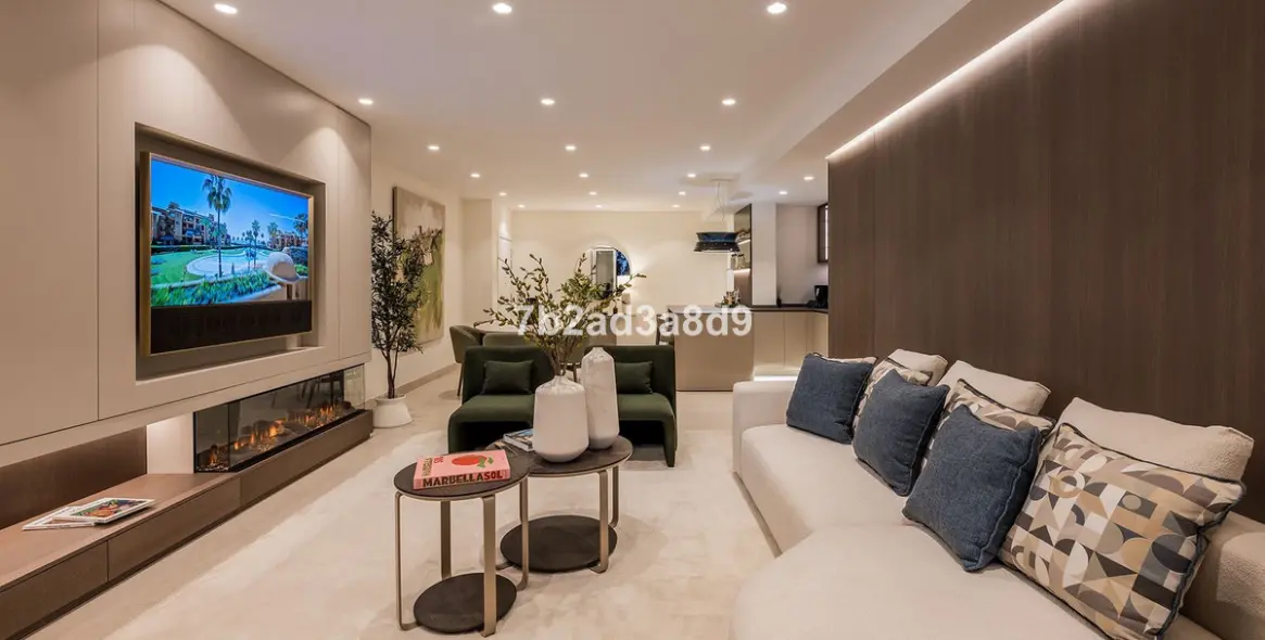 Sale of ground floor apartment in New Golden Mile 22