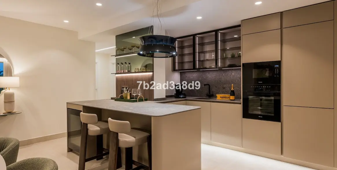 Sale of ground floor apartment in New Golden Mile 25