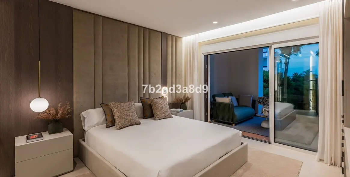 Sale of ground floor apartment in New Golden Mile 26