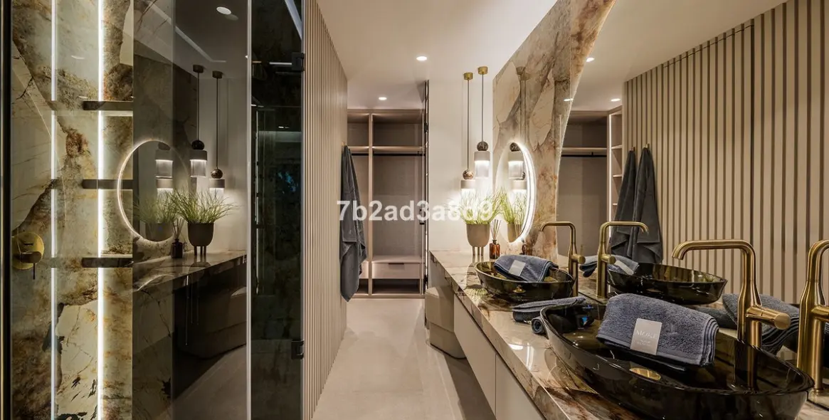 Sale of ground floor apartment in New Golden Mile 30