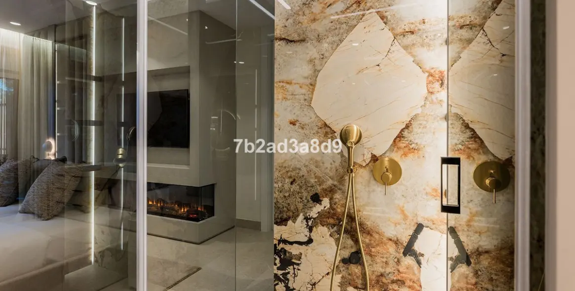 Sale of ground floor apartment in New Golden Mile 32