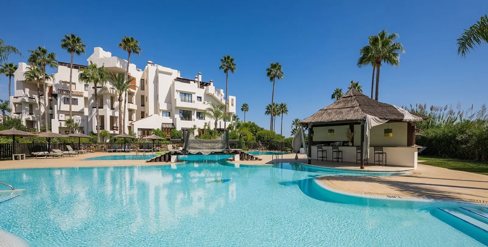 Sale of ground floor apartment in New Golden Mile 3