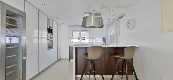 Penthouse R5196673 1