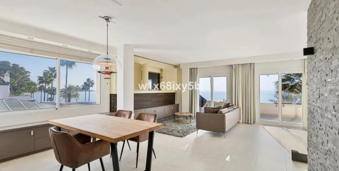 Sale of penthouse in Estepona (district Estepona) 4