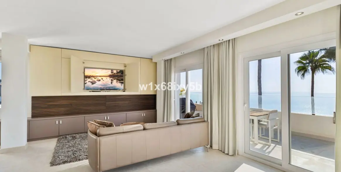 Sale of penthouse in Estepona (district Estepona) 5