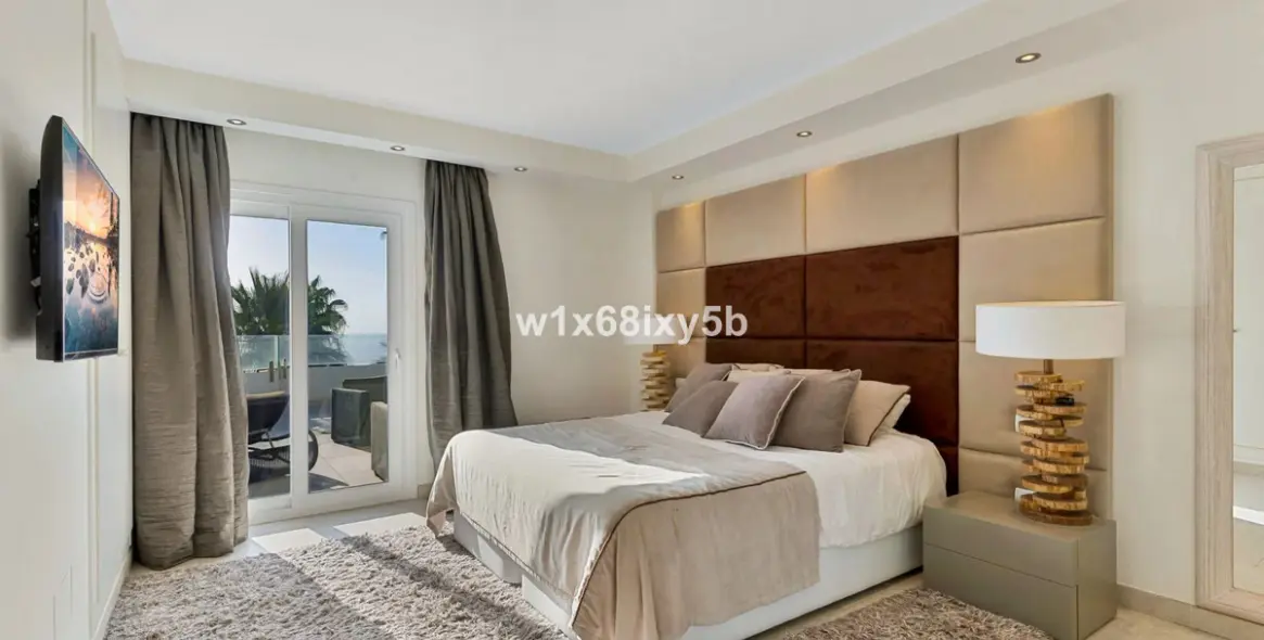 Sale of penthouse in Estepona (district Estepona) 8