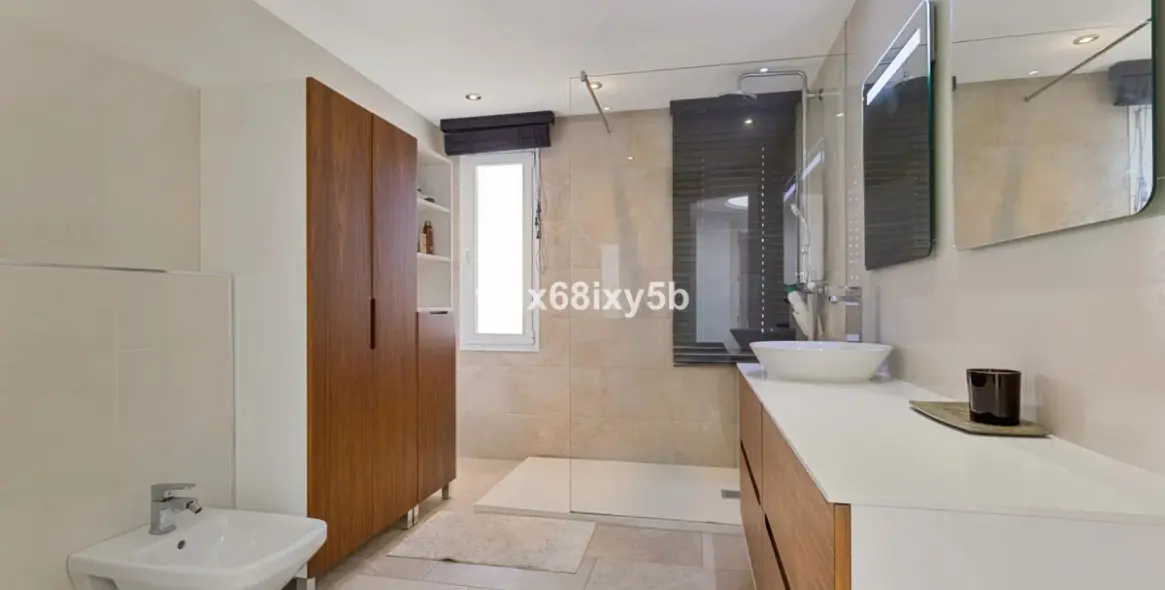 Sale of penthouse in Estepona (district Estepona) 10