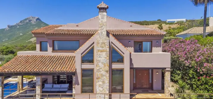 Продажа  отдельно стоящей виллы в La Alcaidesa 0