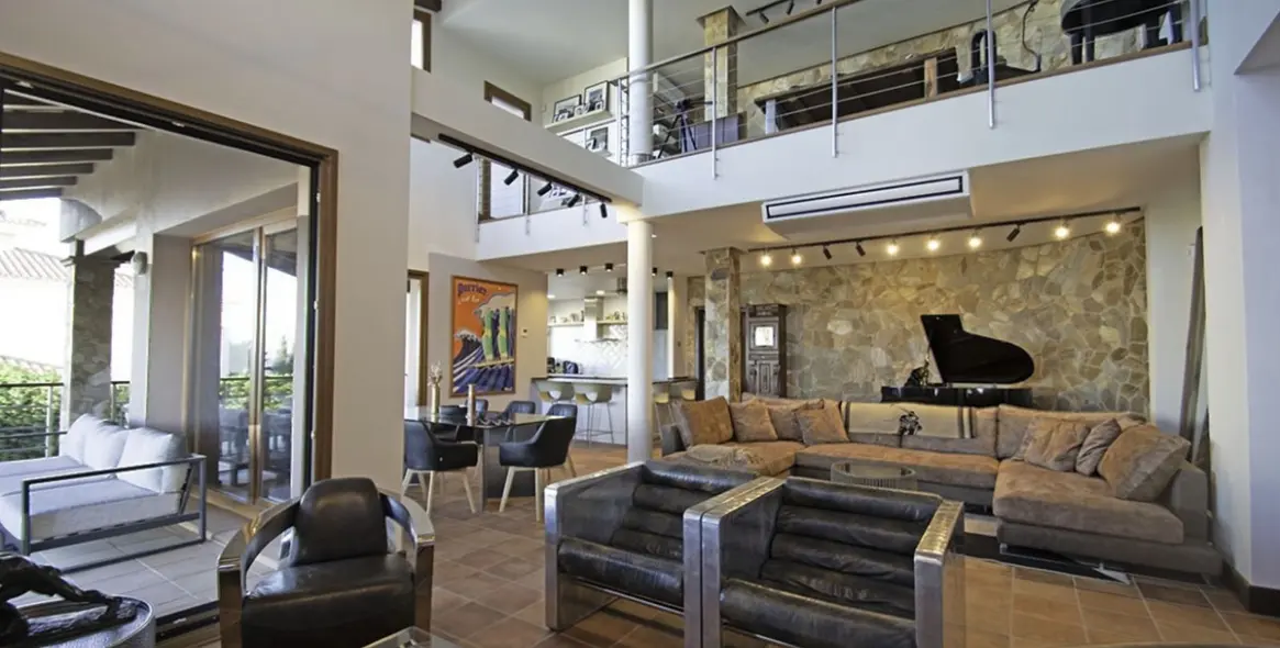 Продажа  отдельно стоящей виллы в La Alcaidesa 2