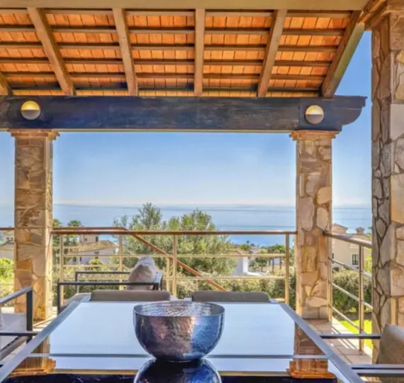 Продажа  отдельно стоящей виллы в La Alcaidesa