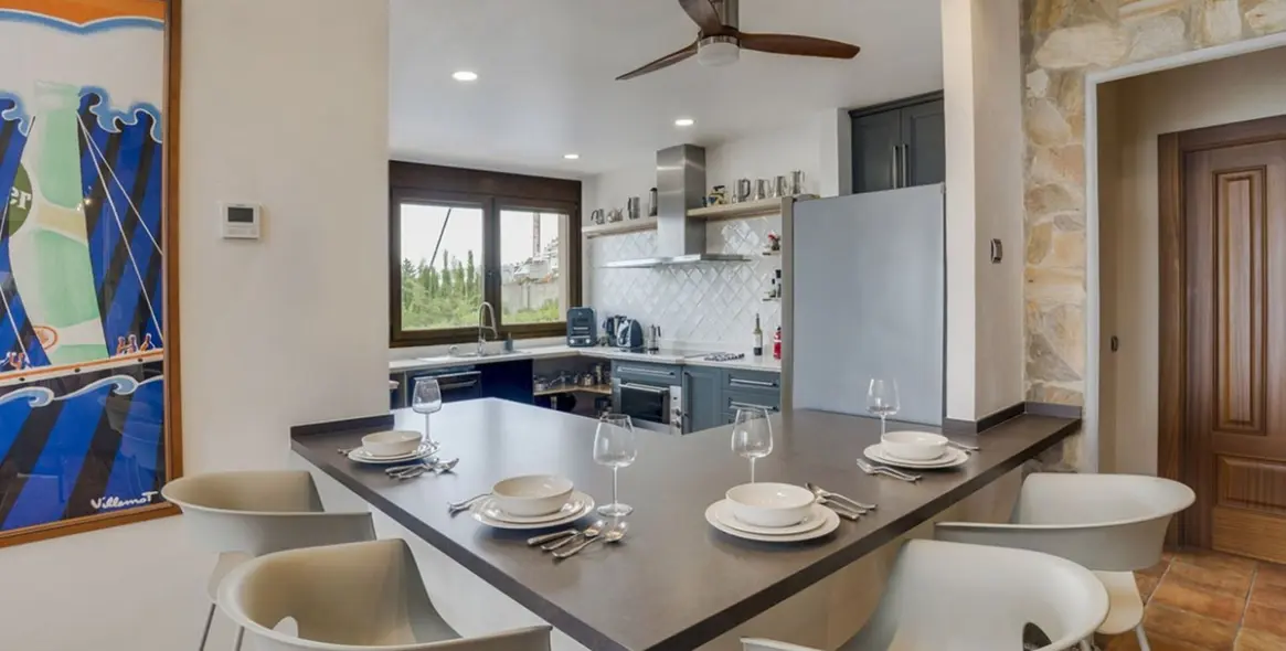 Продажа  отдельно стоящей виллы в La Alcaidesa 12