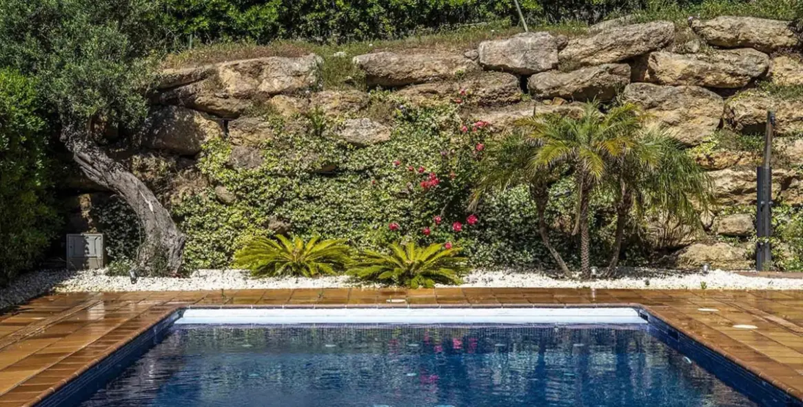 Продажа  отдельно стоящей виллы в La Alcaidesa 13