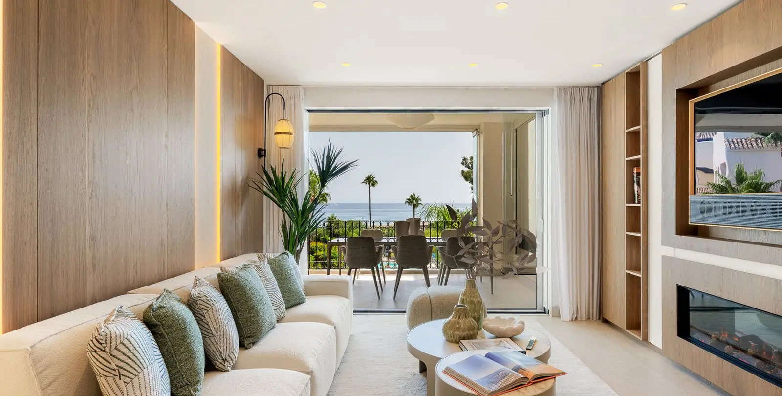 Venta de apartamento en planta media en Estepona 1
