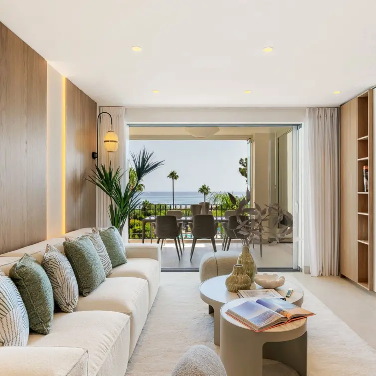 Продажа апартаментов на среднем этаже в Estepona