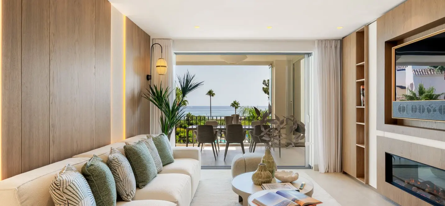 Продажа апартаментов на среднем этаже в Estepona 0